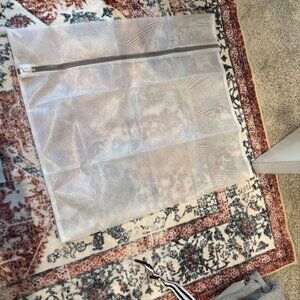 Small to Medium Mesh Garmet Bag